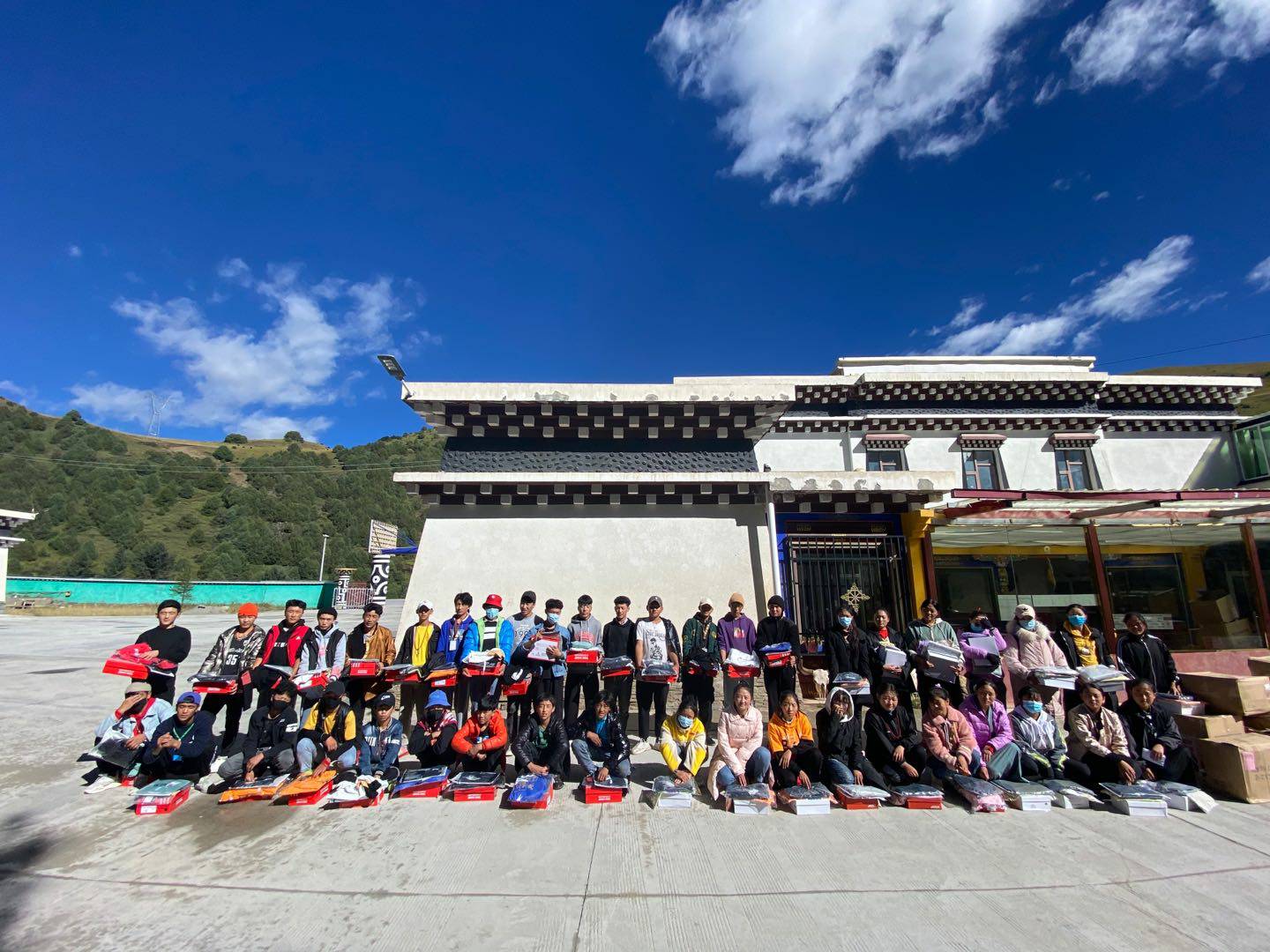 开云官方端页面登录入口-开云(中国)公益回顾丨家国同欢月同圆 温暖满载甘孜州(图8) 开云官方端页面登录入口-开云(中国)公益回顾丨家国同欢月同圆 温暖满载甘孜州(图8)